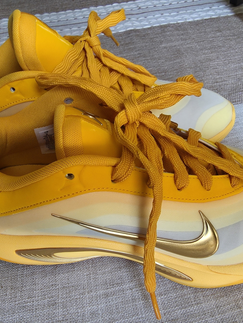 Nike A'One "Sunshine" (Topaz Gold / Metallic Gold)